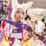 Cosplay fantasy bow & arrow girl