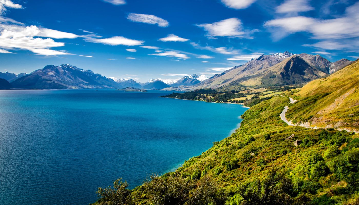 New Zealand lake and mountains