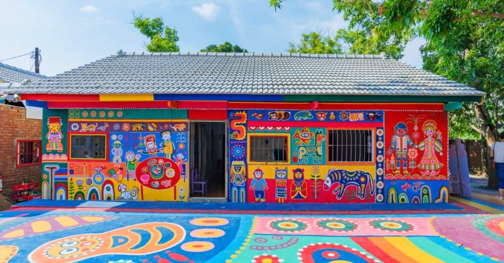 Taiwan Rainbow City House